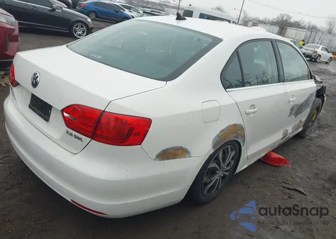 2011 Volkswagen Jetta 2.5L Sel z USA, uszkodzony, nr VIN 3VWLZ7AJ6BM303588